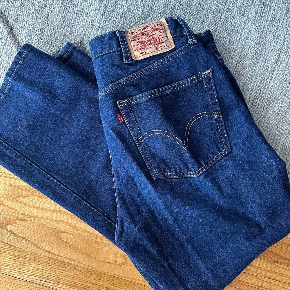 Levi’s 501 Straight Leg Men’s 38x30 Blue Denim Jeans Button Closure